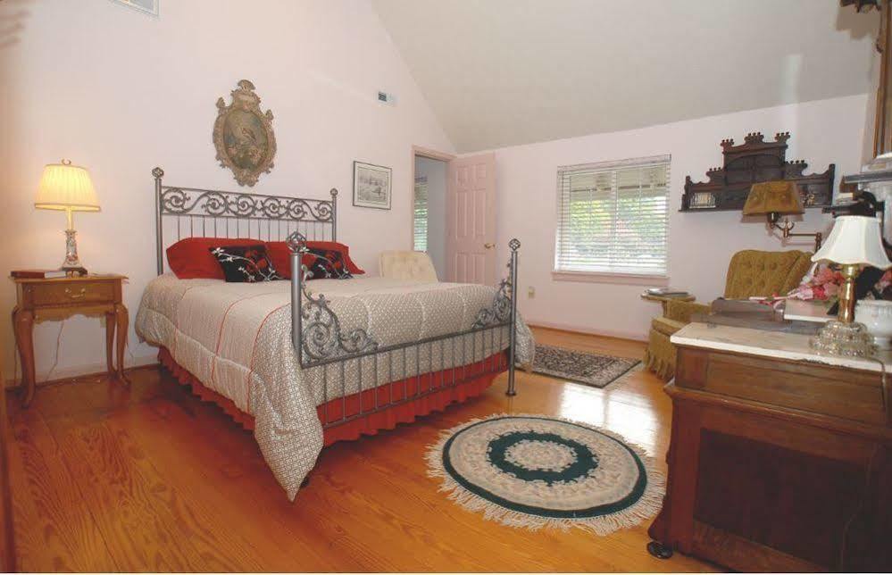 The Gables Victorian Mansion Bed And Breakfast Inn Reedville Extérieur photo